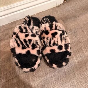 UGG Black and Tan Fuzzy Slippers